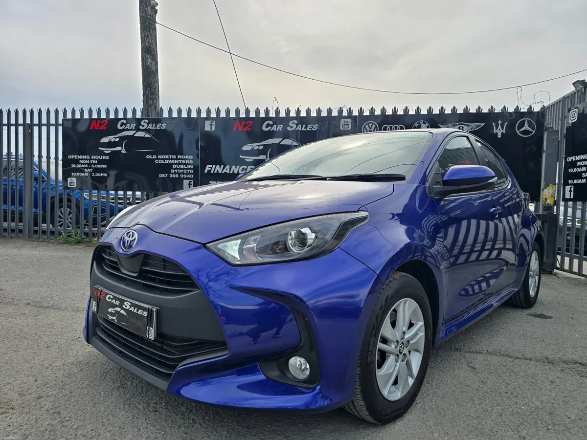 241 Toyota Yaris 1.5 Hybrid, LOW MILES, LIKE NEW - Image 4