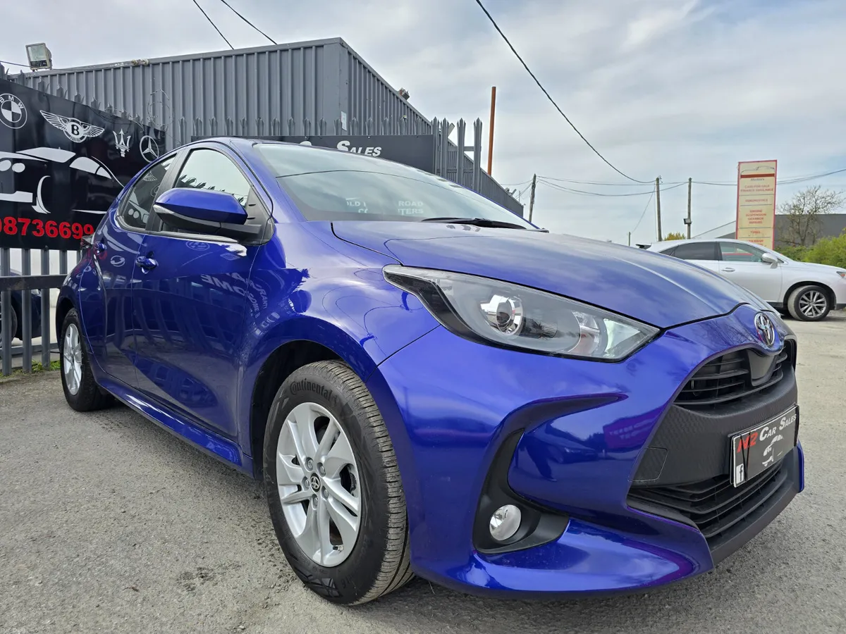 241 Toyota Yaris 1.5 Hybrid, LOW MILES, LIKE NEW - Image 2