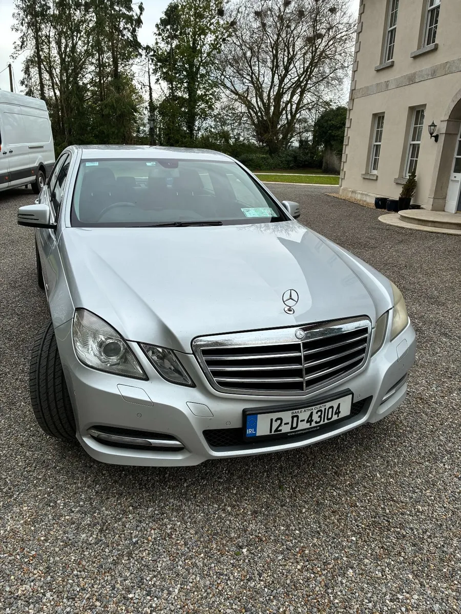 Mercedes-Benz E-Class 2012 - Image 3