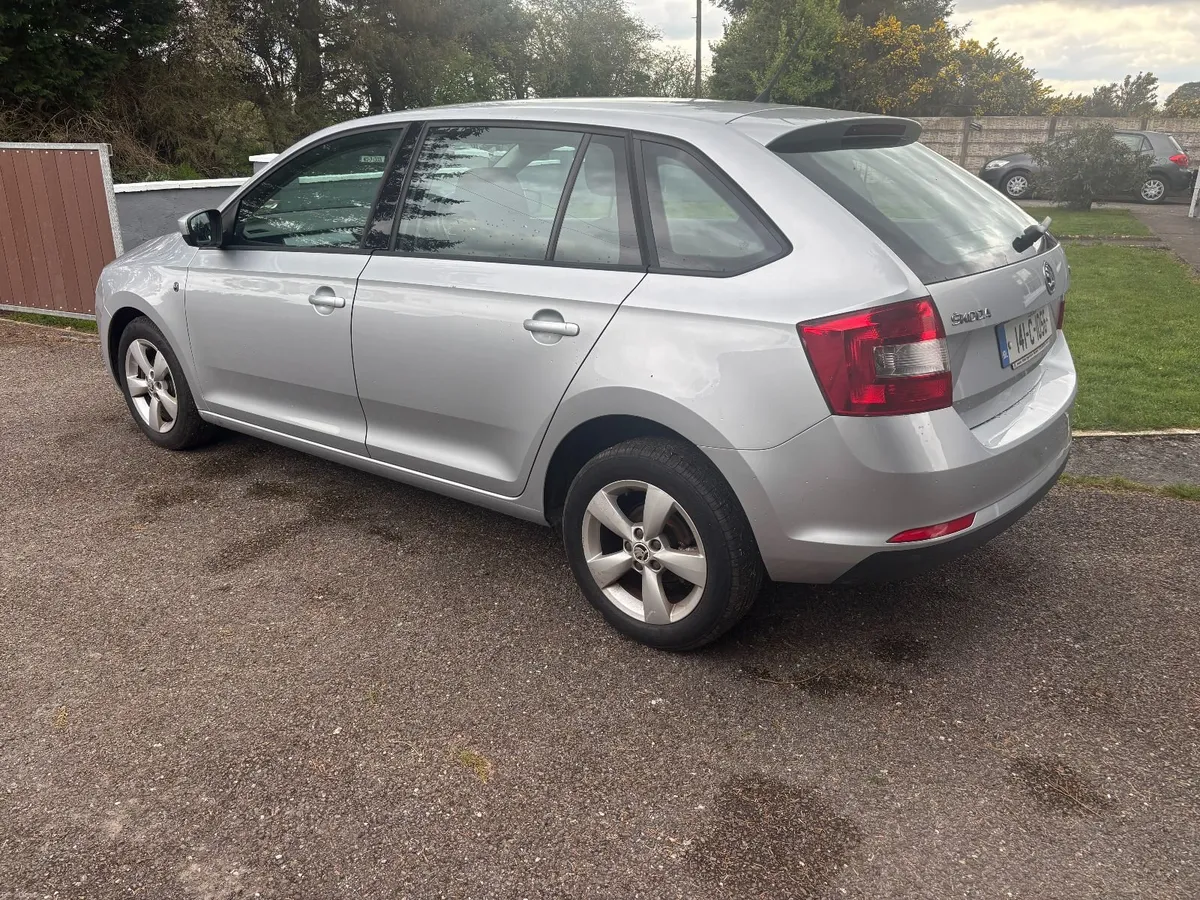 Low miles Skoda Rapid 2014 1,2 petrol - Image 3