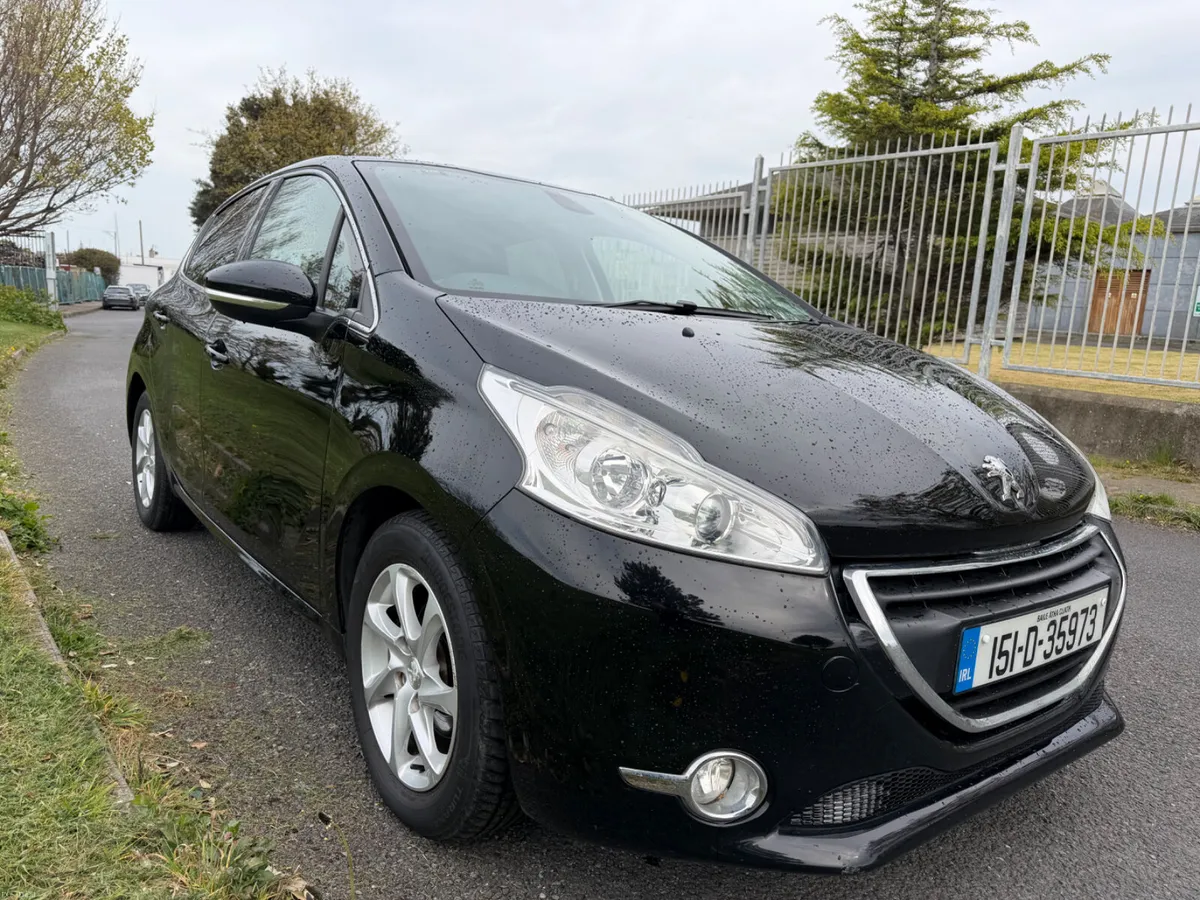 Peugeot 208 2015 - Image 1