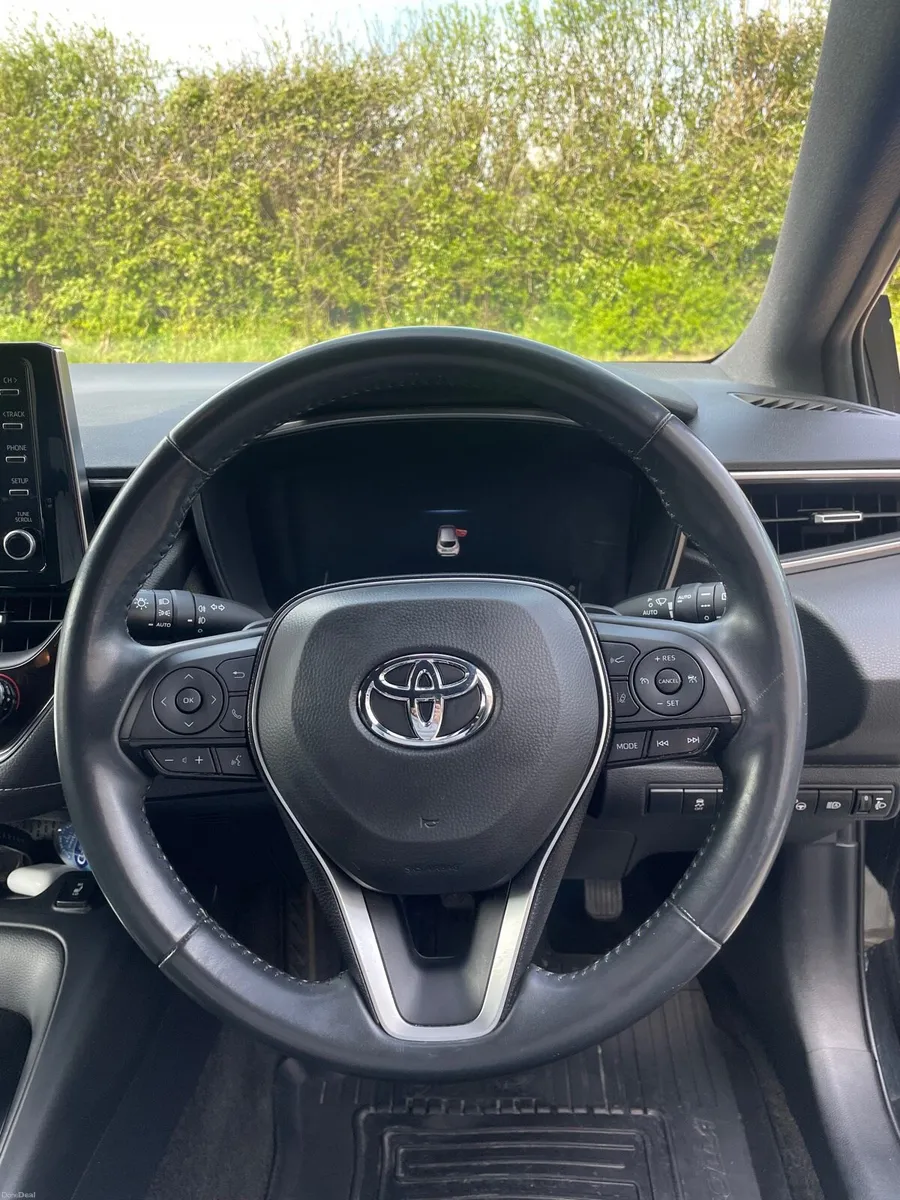 Toyota Corolla - Image 4