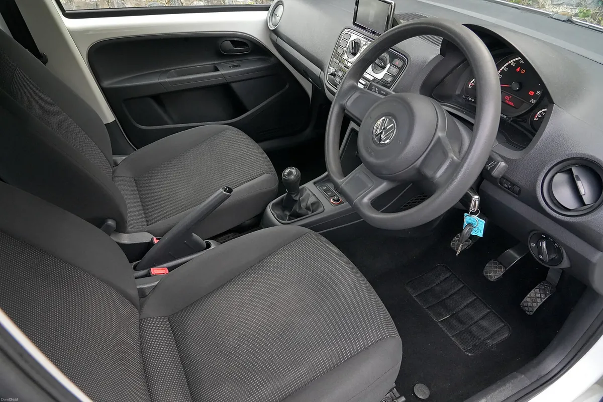 2016 VW Up! 1.0 Petrol Manual 5 door - Image 2