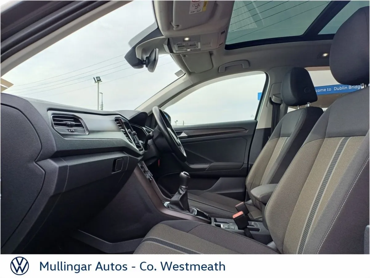 Volkswagen T-Roc 1.0 TSI 115bhp Design with Sunroo - Image 4