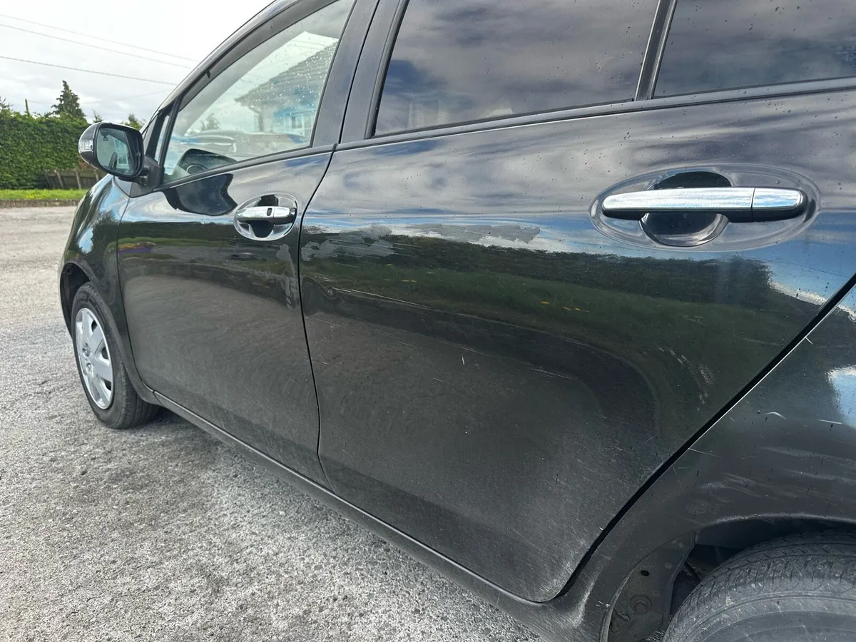 Toyota Vitz (automatic) - Image 4