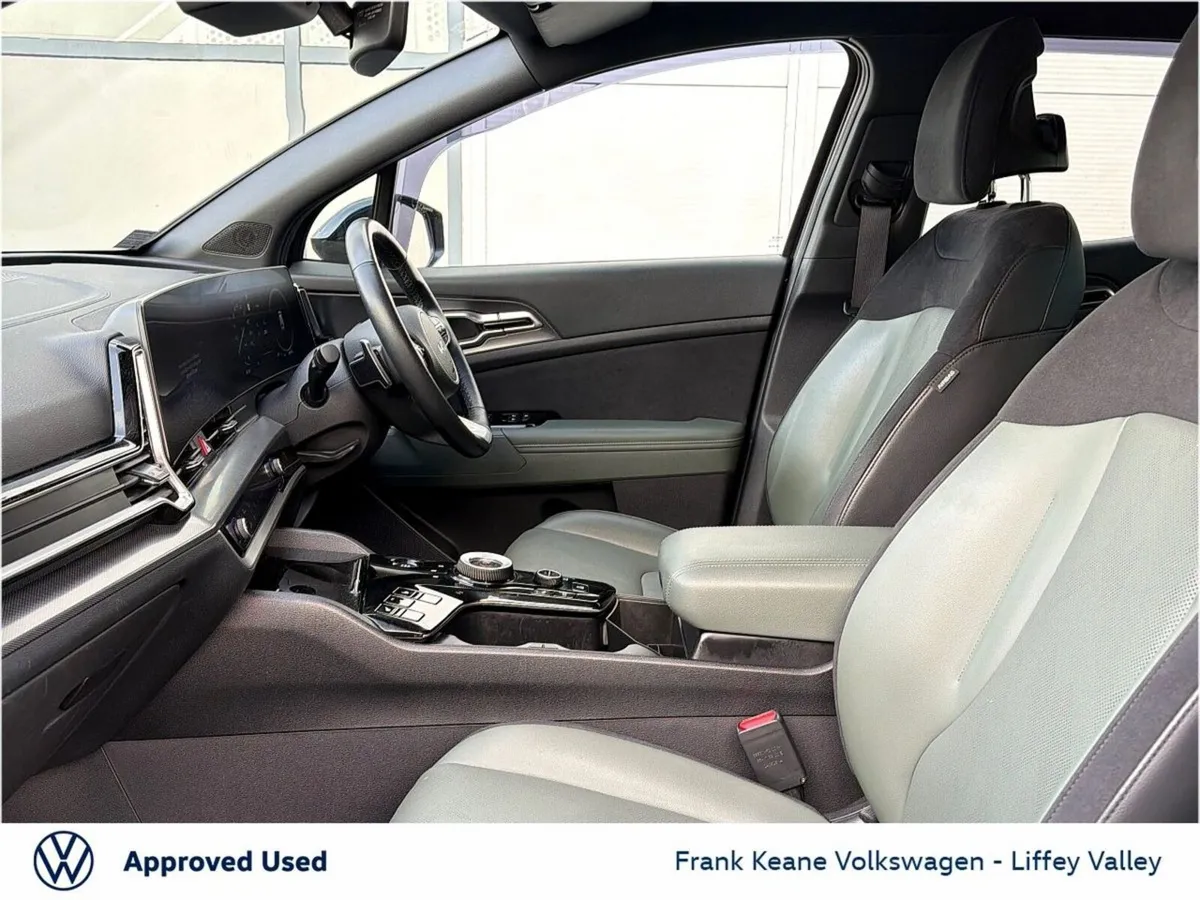 Kia Sportage ANNIVERSARY EDITION PHEV *BLACK* *FUL - Image 4