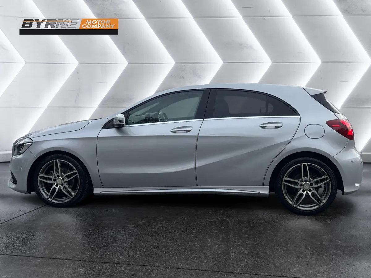 MERCEDES BENZ A180 AMG LINE AUTO 2016 - Image 2