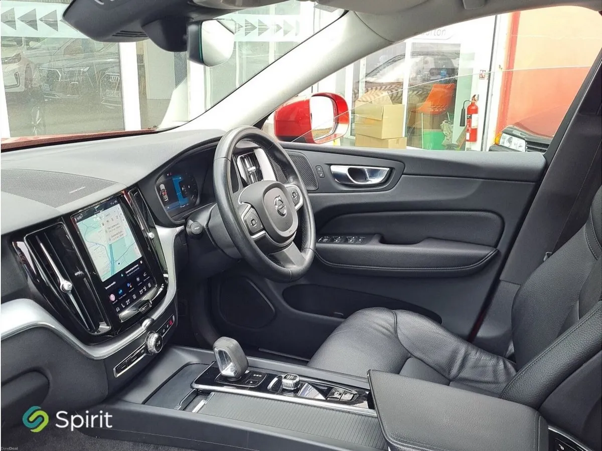 Volvo XC60 2.0D 4WD  Momentum Sun Roof - Image 3
