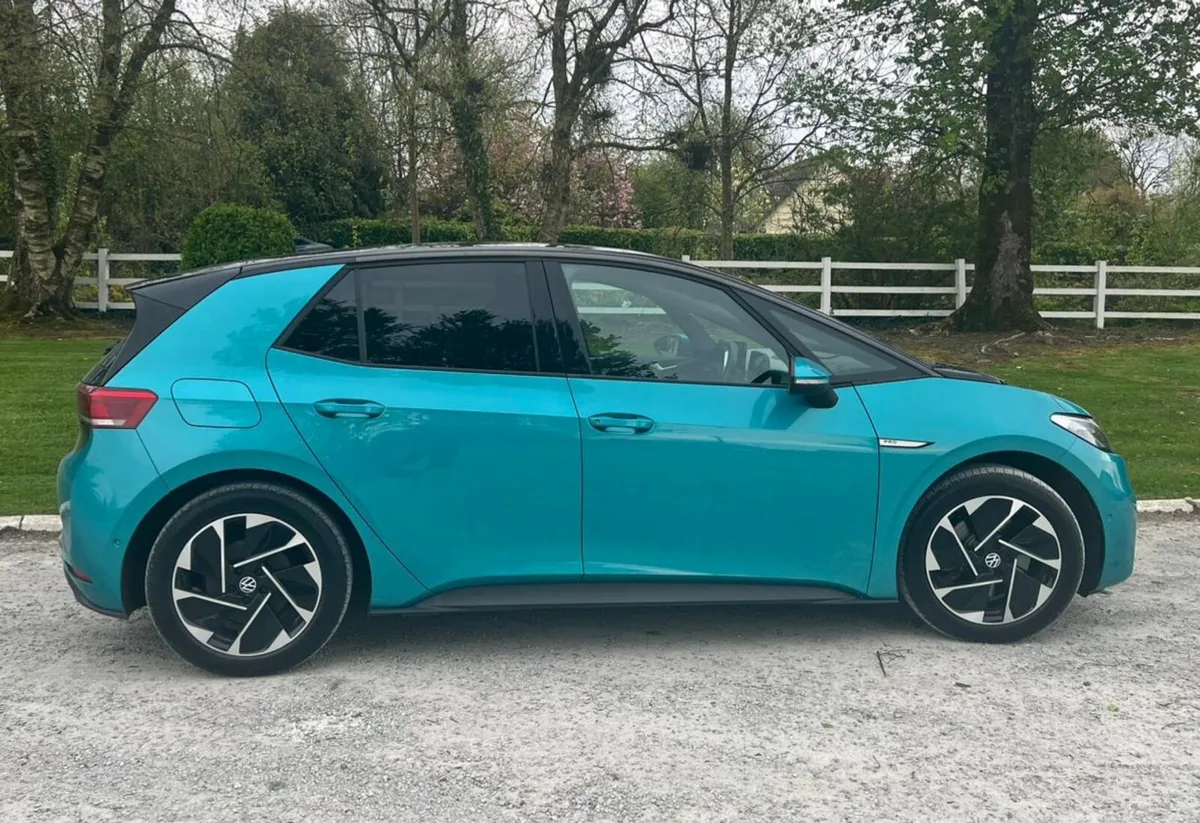 VOLKSWAGEN ID.3 HAT LIFE DX PRO 204BHP 58KWH - Image 1