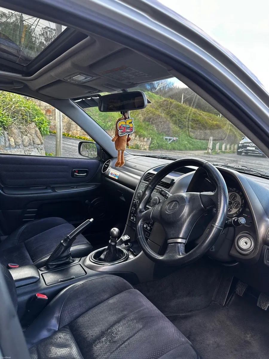 Lexus is200 - Image 4