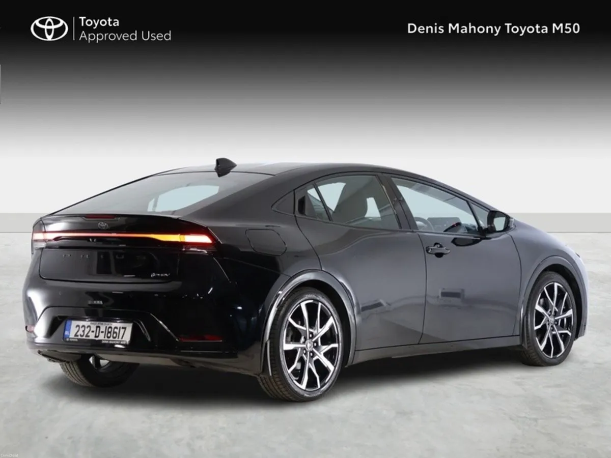 Toyota Prius Plug-In Hybrid - Image 2