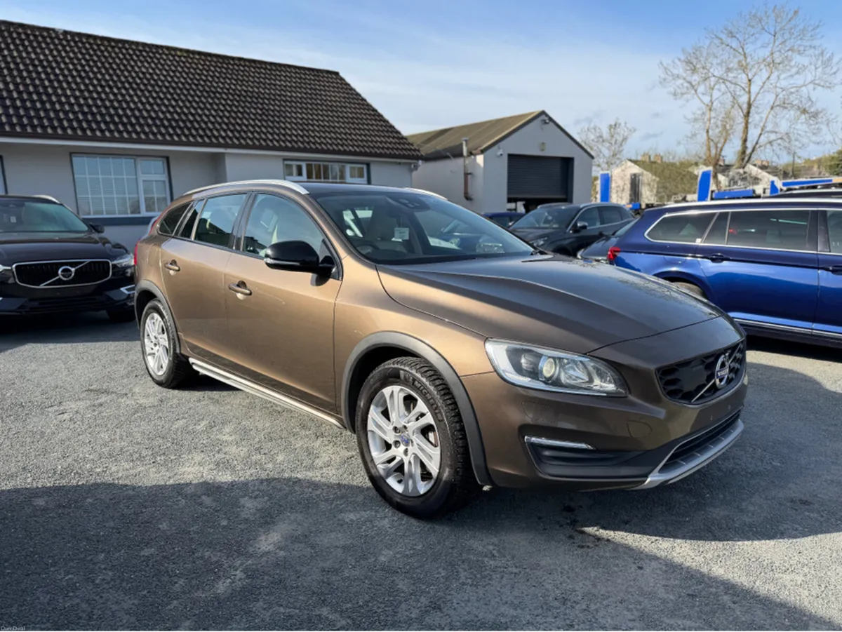 Volvo V60 2.0 D4 CROSS COUNTRY DIESEL 190 BHP AUTO - Image 3