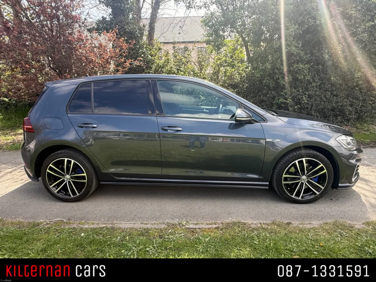 Volkswagen Golf 1.4 GTE 147PS S/A 5DR AUTO - Image 2