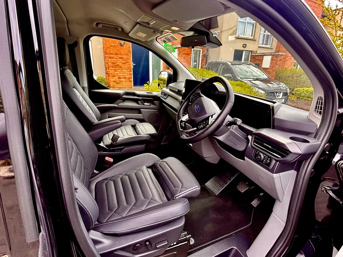 Executive Spec Ford Tourneo Custom 340LD Bus - Image 2