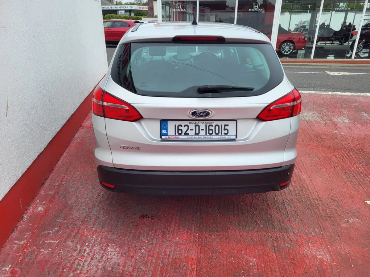 Ford Focus 1.5 TDCi 120PS Titanium PowerShift - Image 4