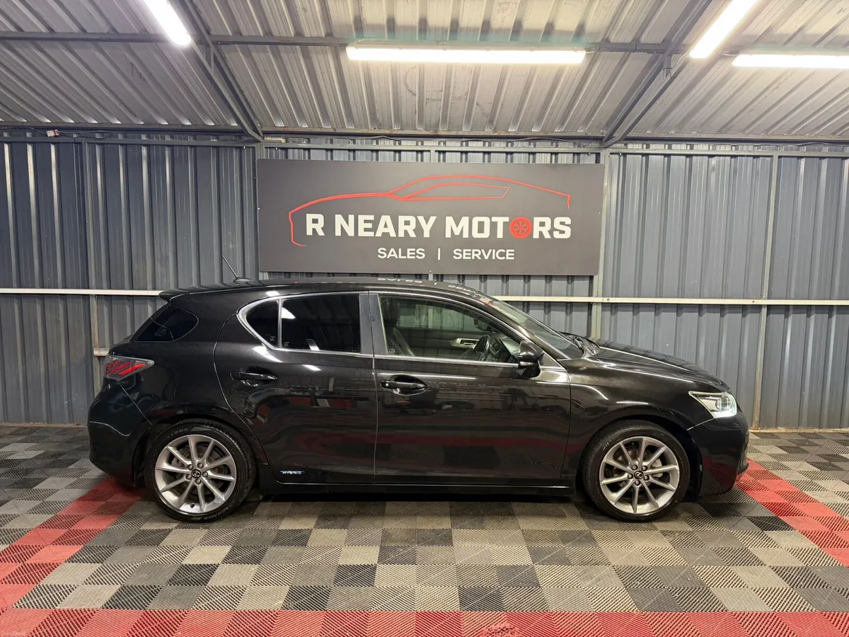 2013 132 Lexus CT 200H EXECUTIVE Automatic - Image 2