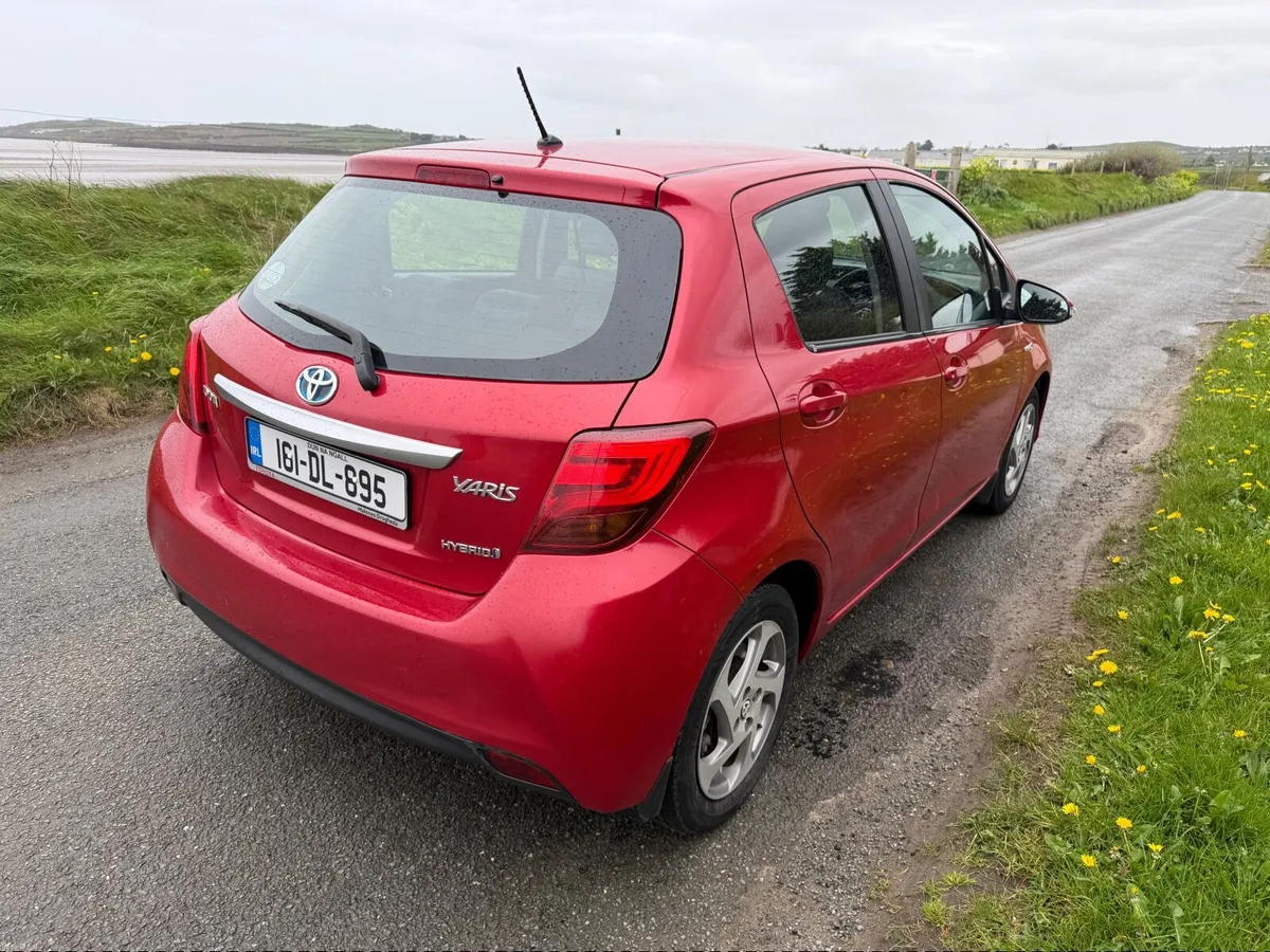 Yaris Automatic Hybrid Sol Top Soec - Image 4