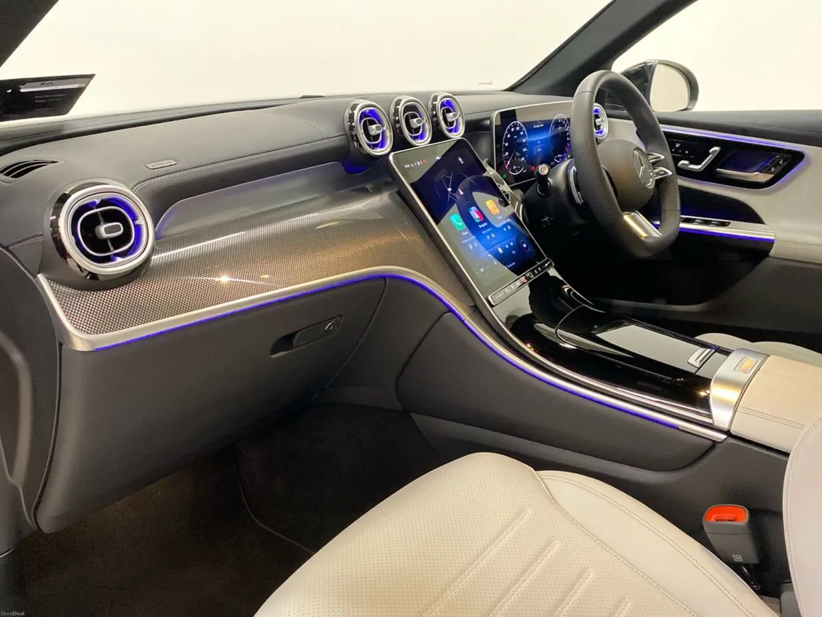 Mercedes-Benz GLC GLC 300 e 4MATIC AMG Line - Image 6