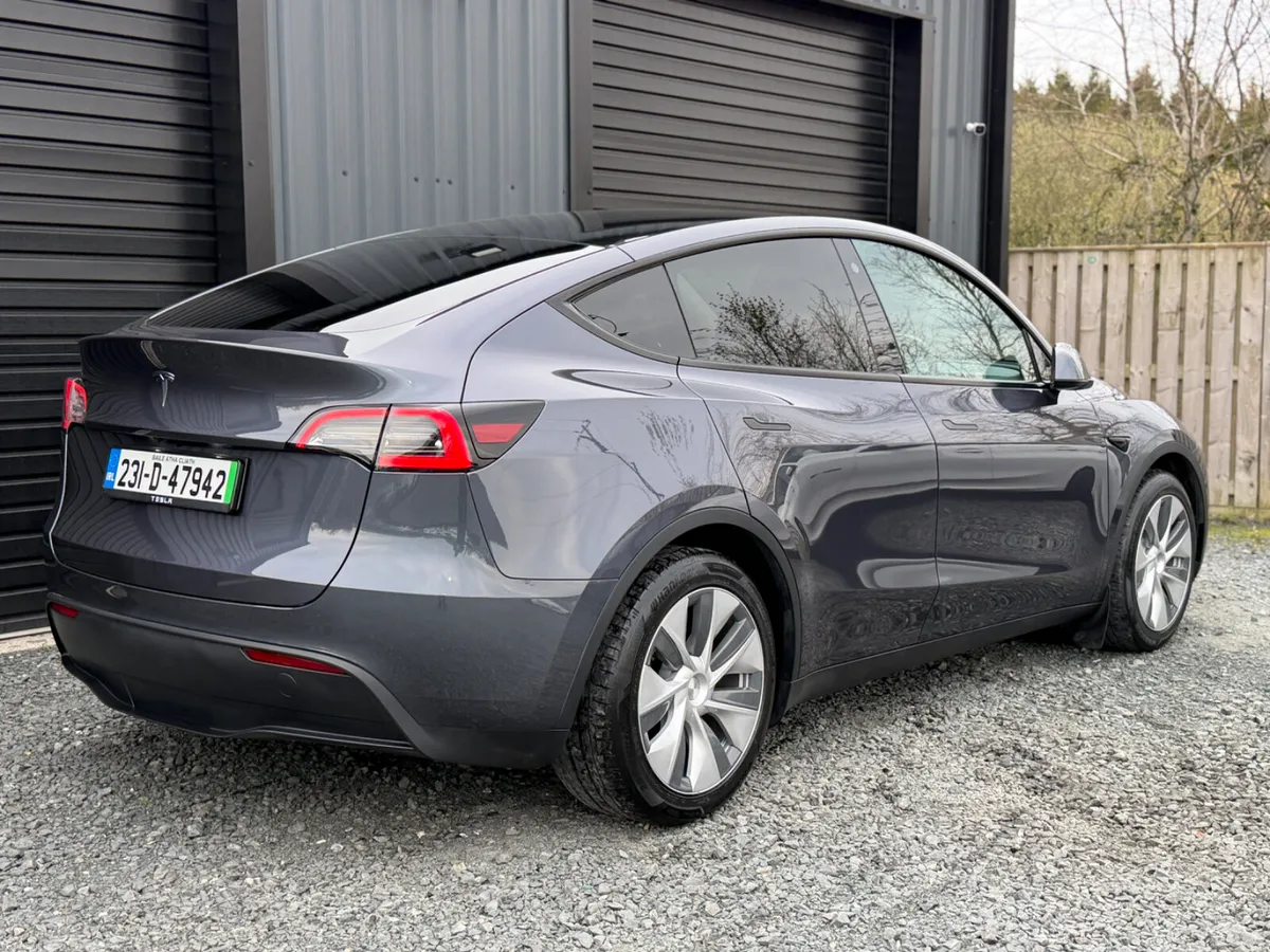 231 Tesla Model Y RWD - Image 3