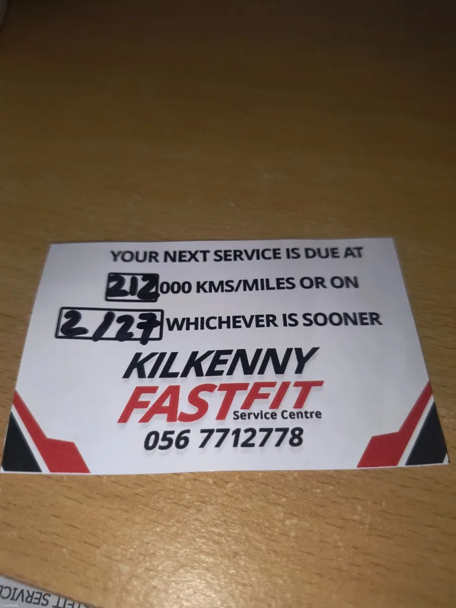 BMW 3-Series 2011 - Image 2