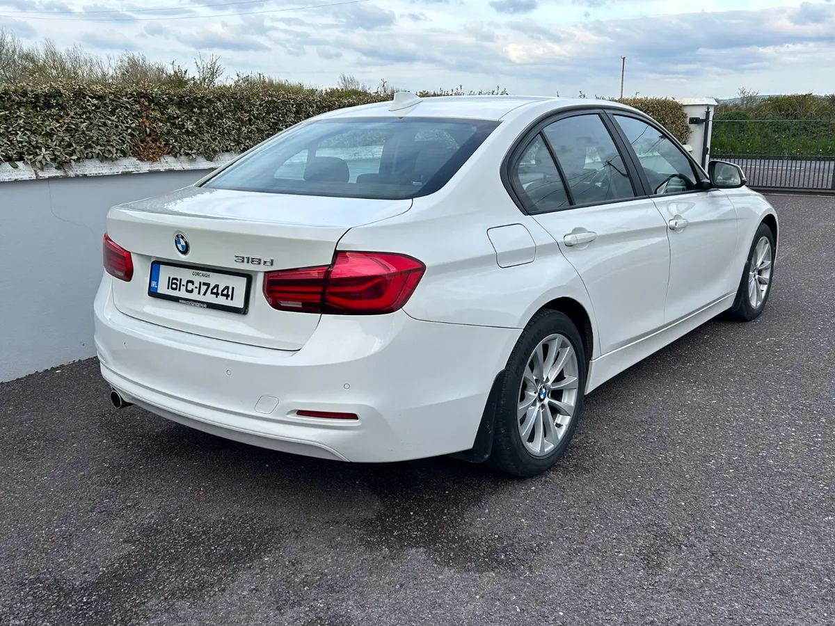 BMW 3-Series 2016 - Image 5