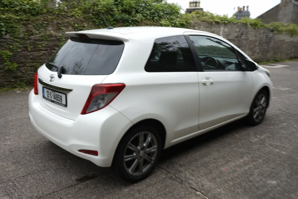 Toyota Yaris SR 1.3 vvti - Image 2