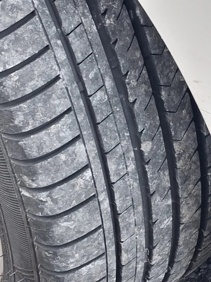 Volkswagen Polo 2010 - Image 2