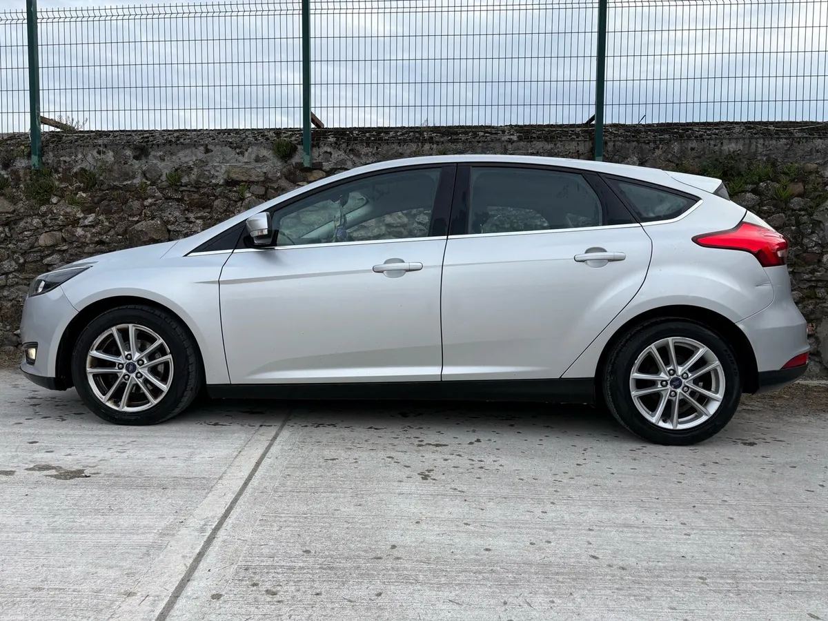 2016 FORD FOCUS ZETEC 1.5 TDCI 120 BHP - Image 3