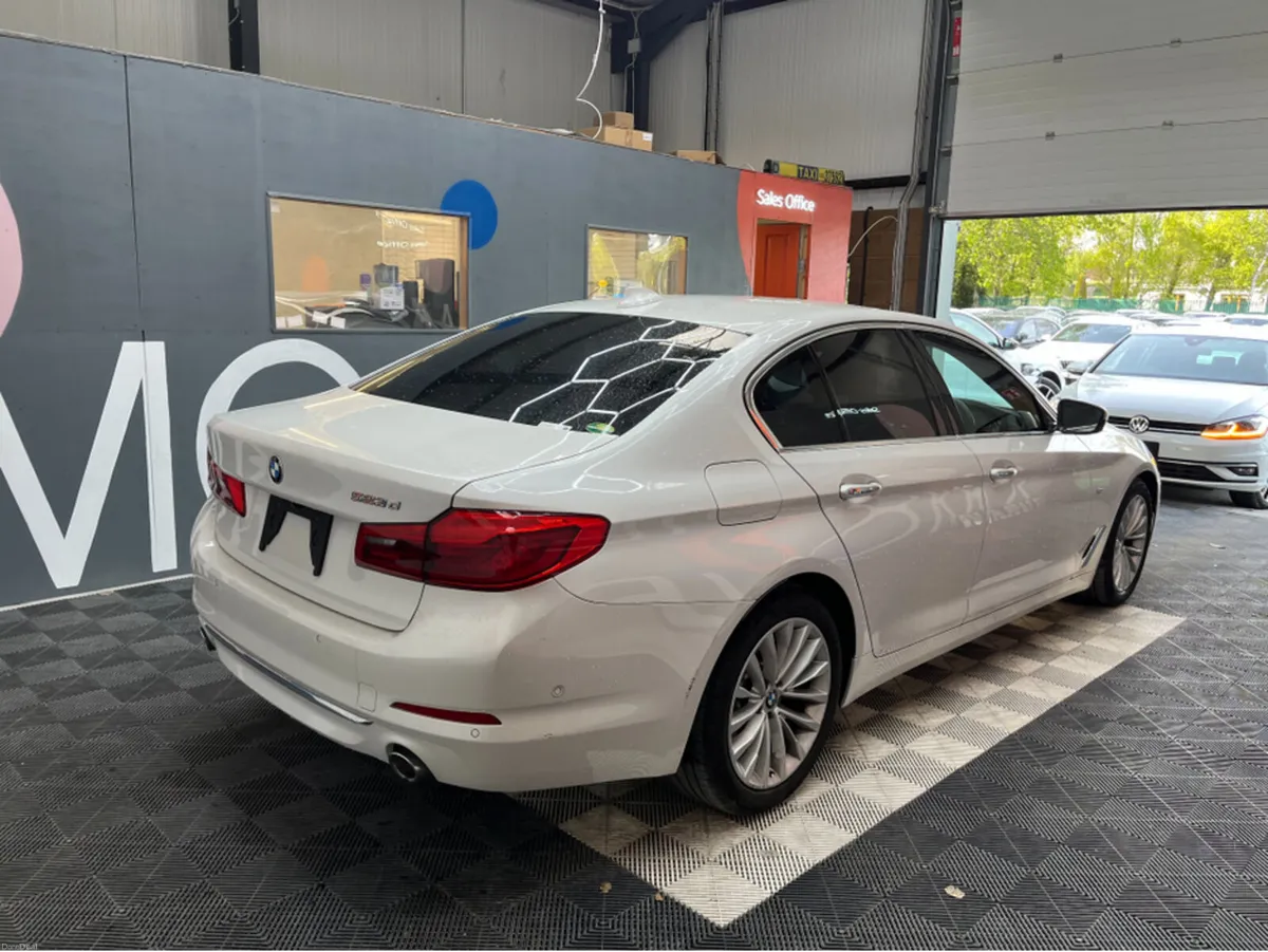 BMW 5-Series 2018 BMW 523D LUXURY 2.0 AUTOMATIC / - Image 2