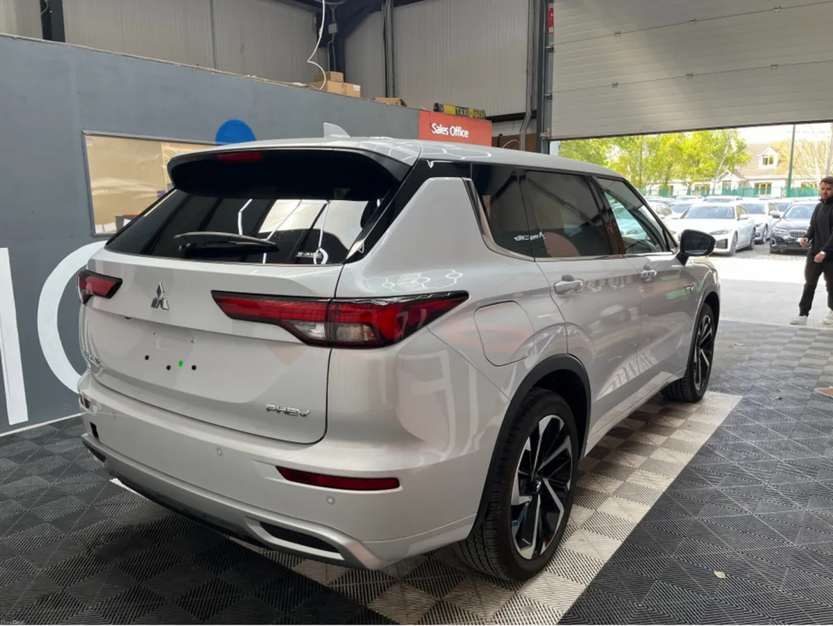 Mitsubishi Outlander €45950 2024 MITSUBISHI OUTLAN - Image 2
