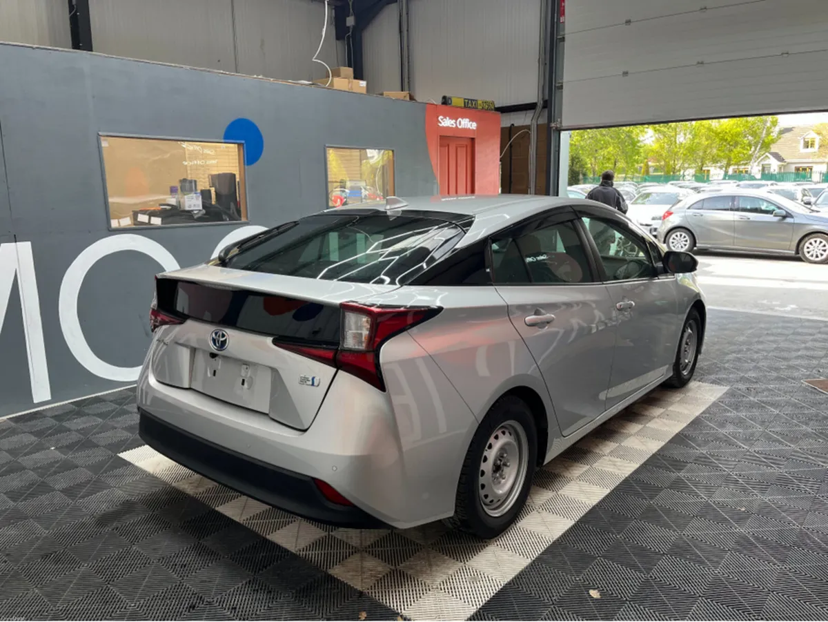 Toyota Prius €20950! 2022 TOYOTA PRIUS 1.8 AUTOMAT - Image 2