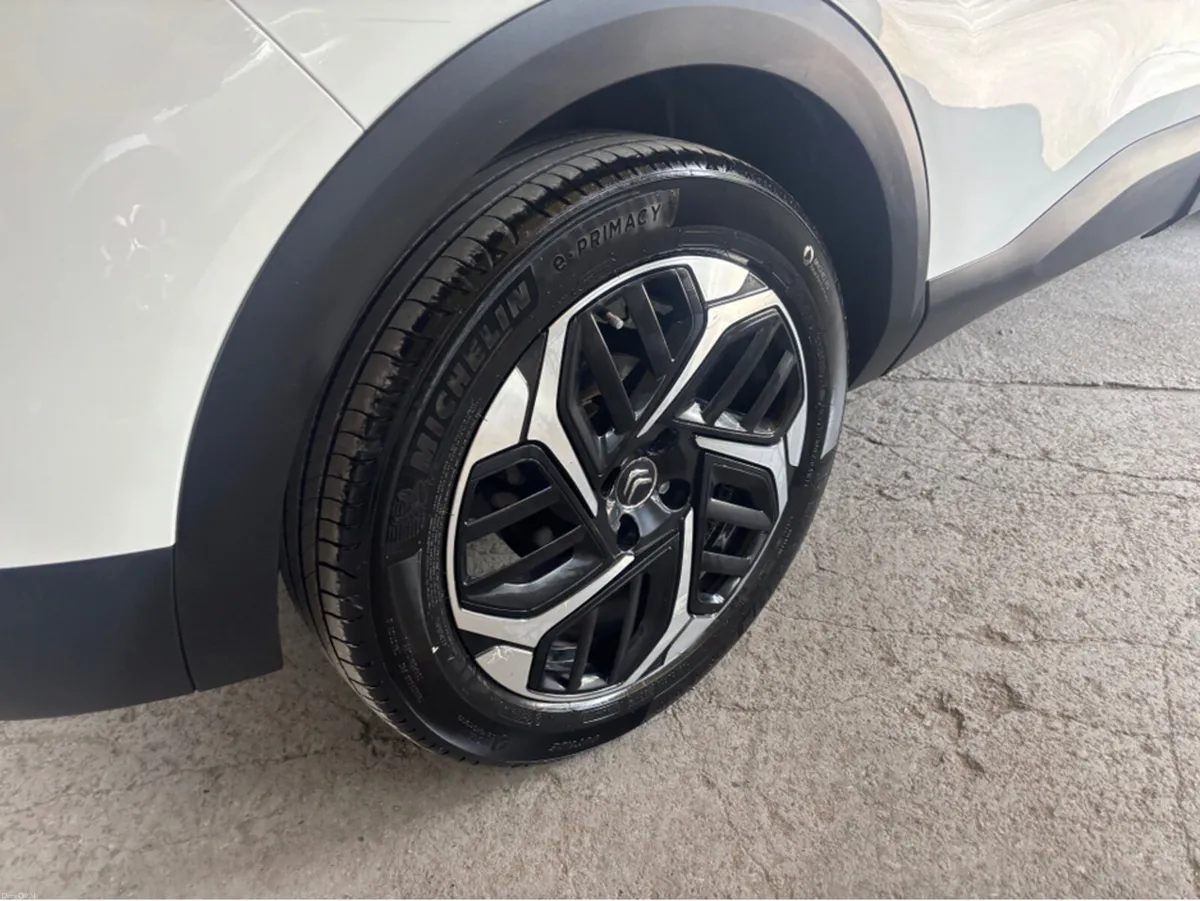 Citroen C4 FEEL PACK PURETECH 130 5DR - Image 2