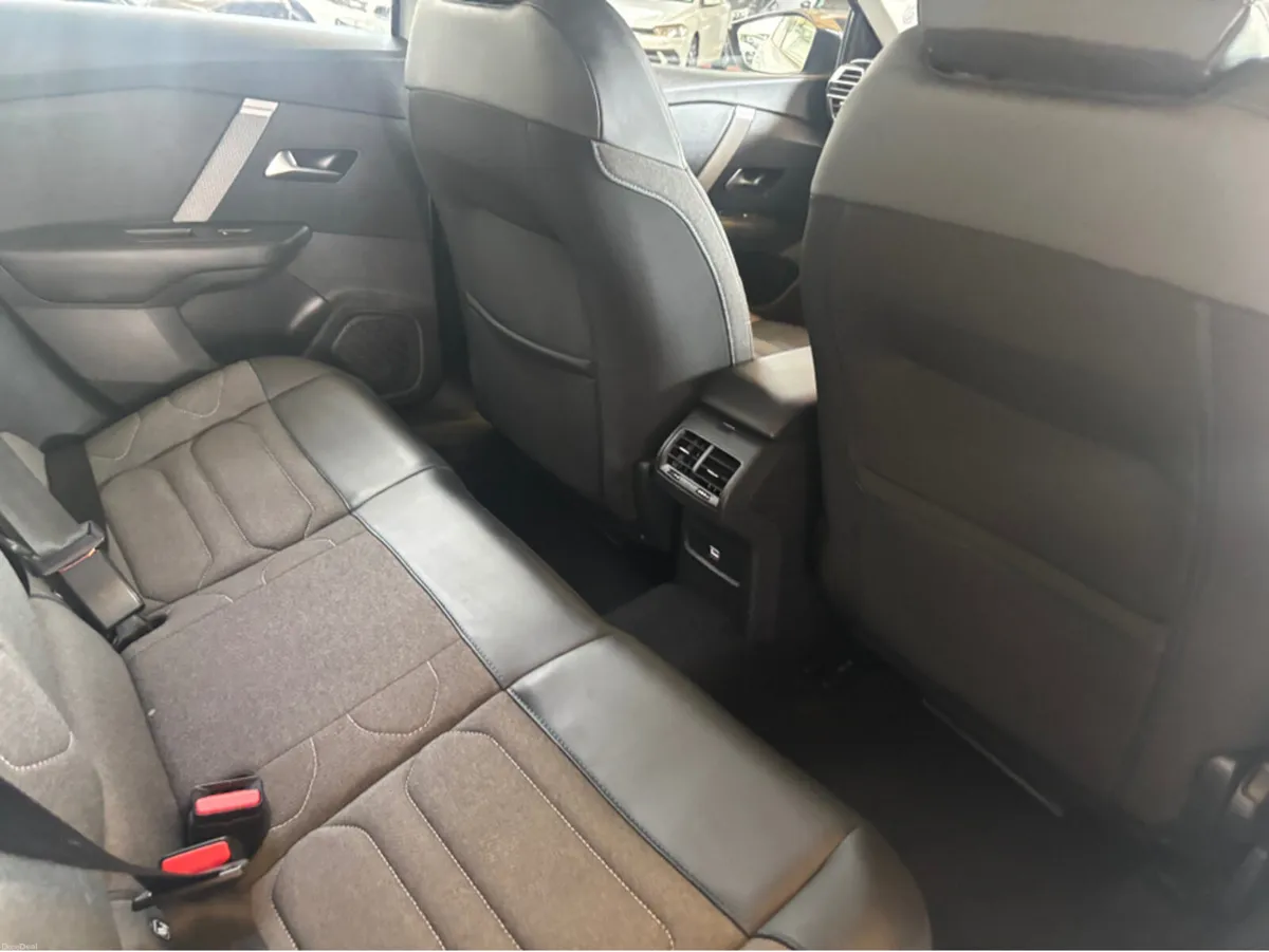 Citroen C4 FEEL PACK PURETECH 130 5DR - Image 4