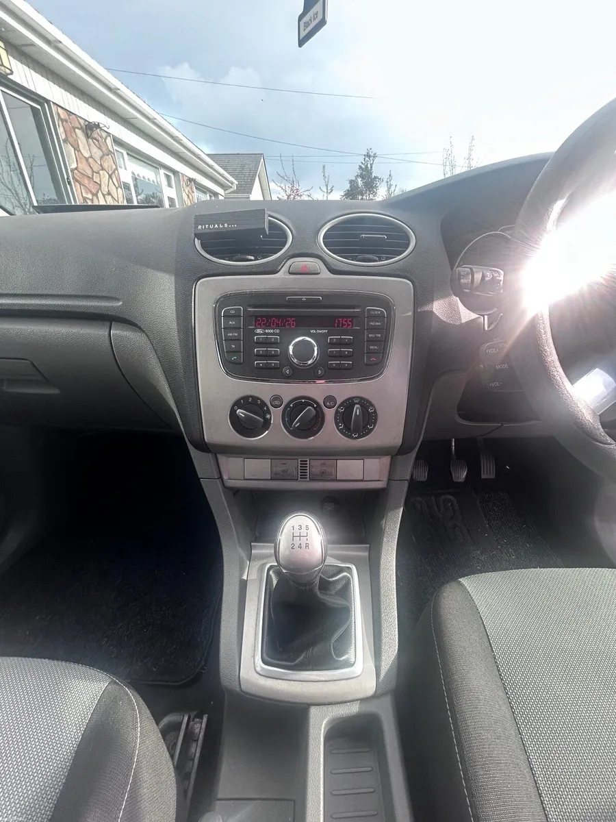 Ford Focus 2010 - Image 4