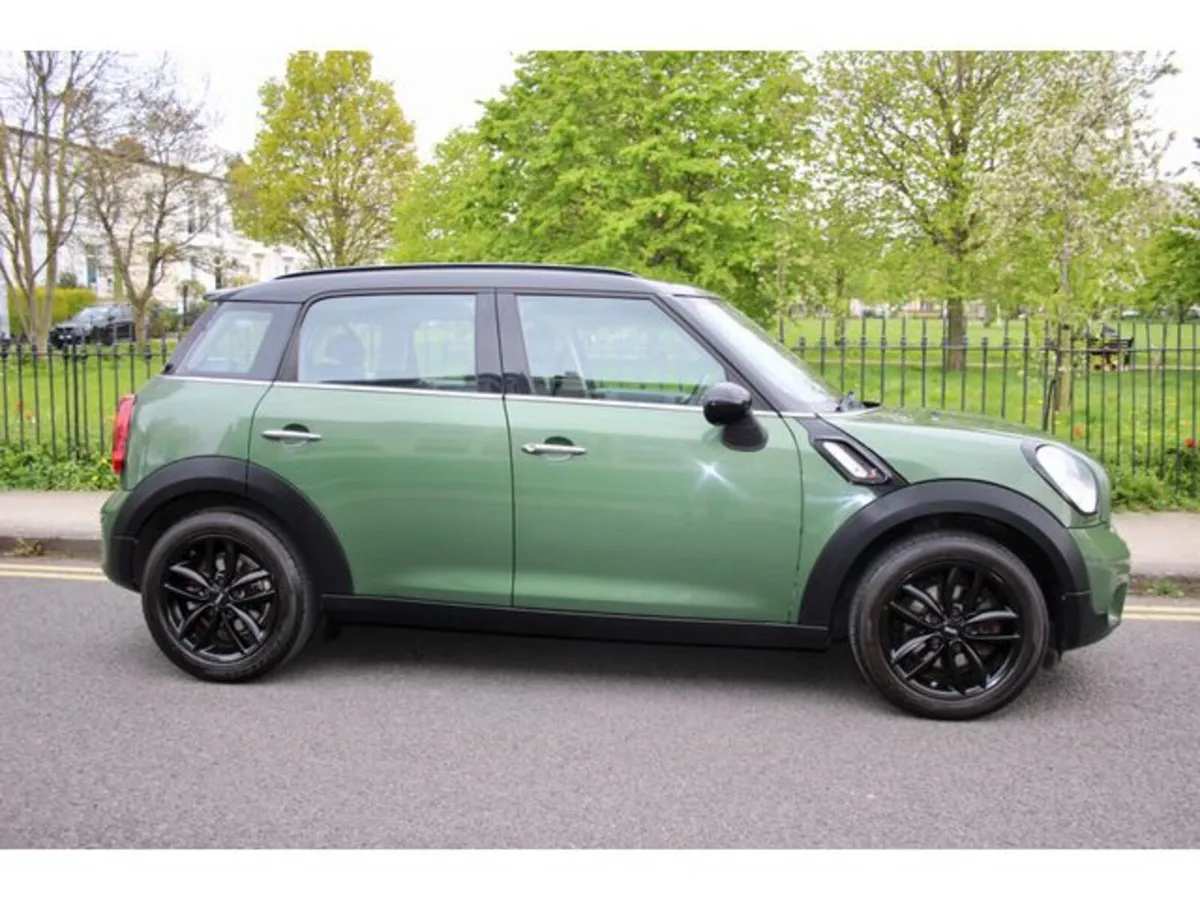 Mini Cooper 2.0D Countryman SD 5DR - Image 3