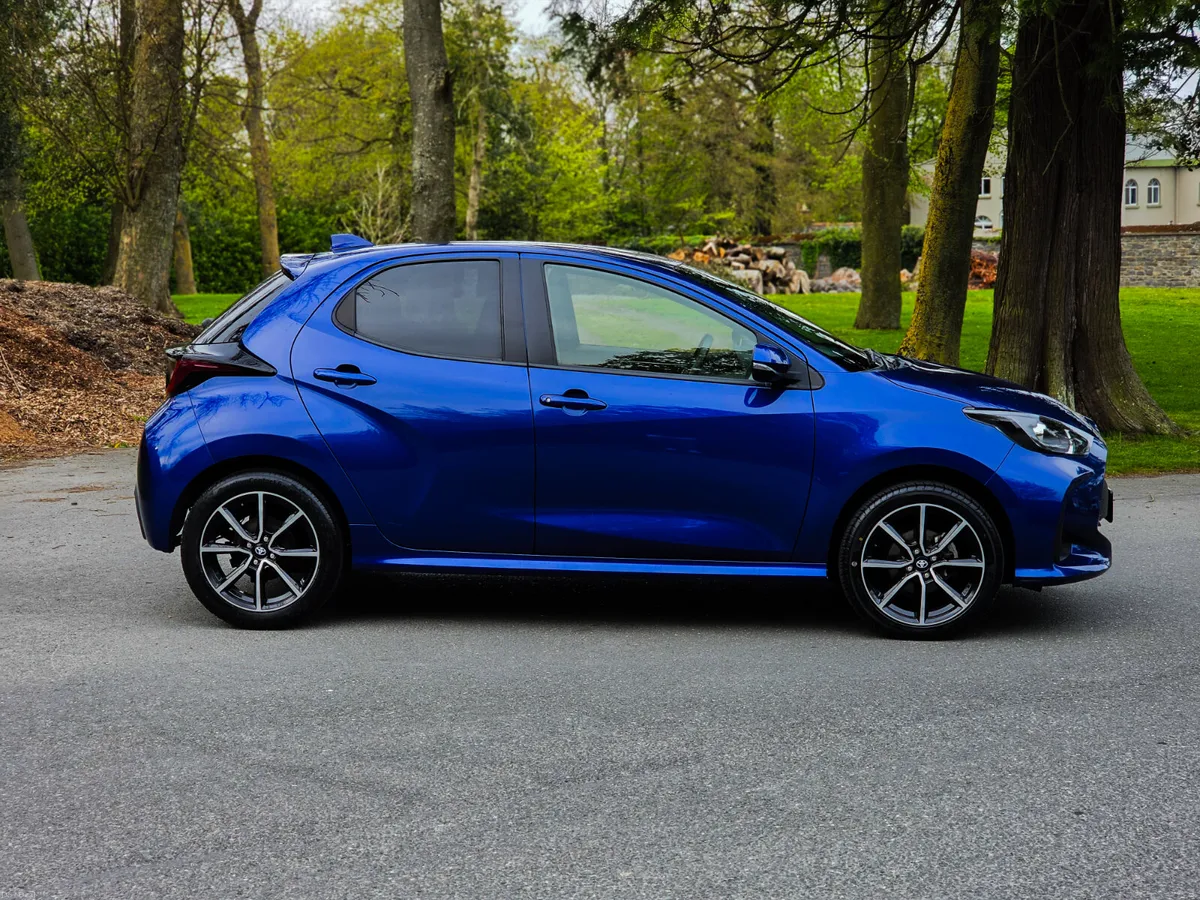 2021 Toyota Yaris 1.5 Petrol Auto Luna Sport AWD - Image 4