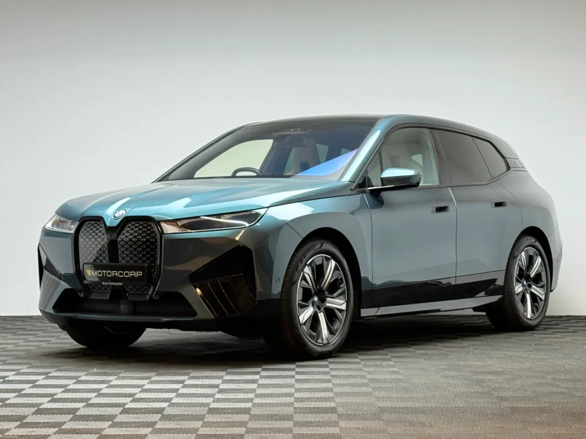 BMW iX 40 M SPORT EDITION XDRIVE *PAN ROOF* - Image 3