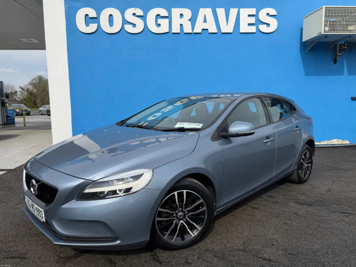 Volvo V40 2.0 D2 Momentum 120BHP * BLUETOOTH / PAR - Image 3