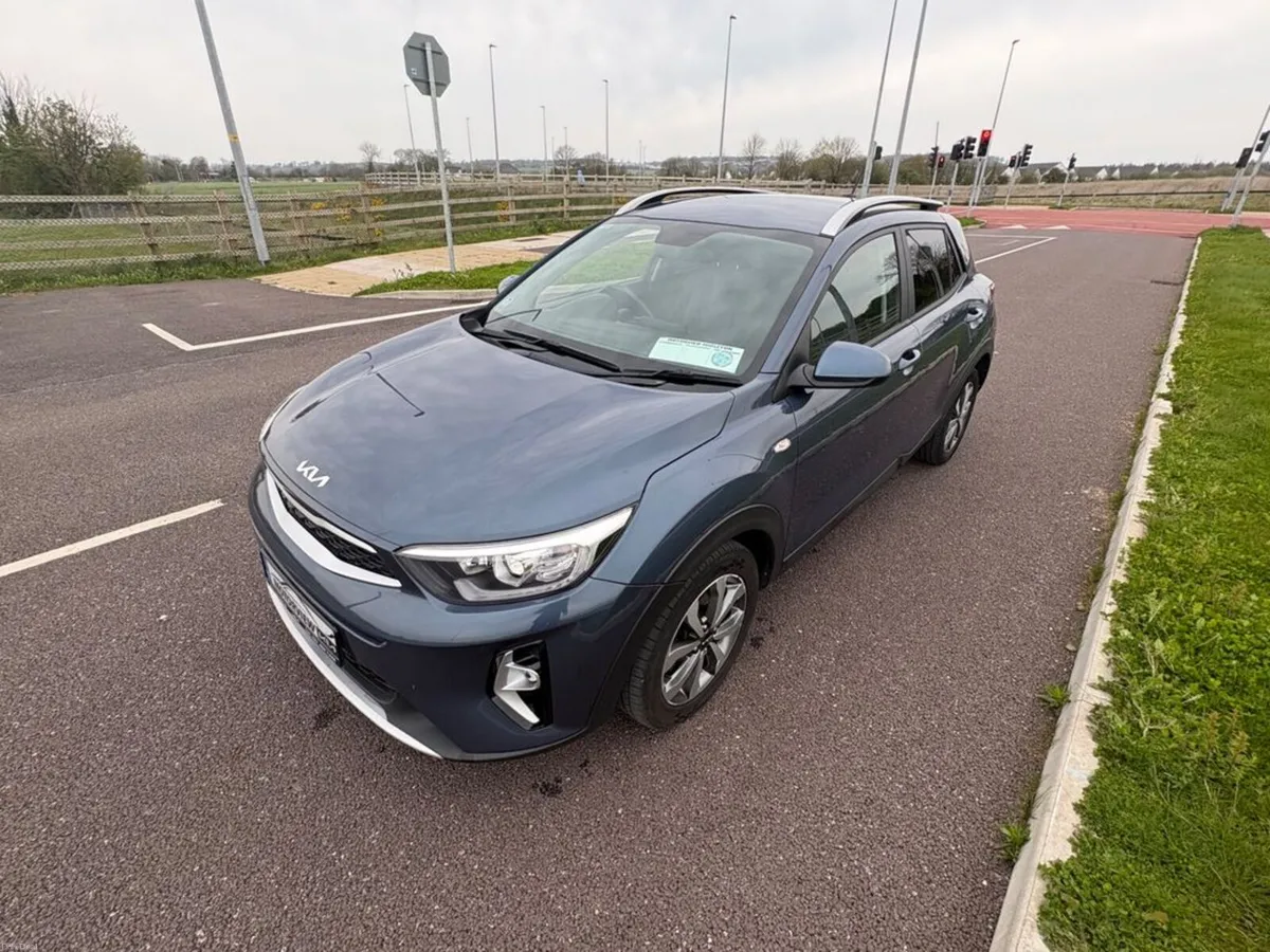 Kia Stonic 1.0 K2 1 lady owner, reversing camera, - Image 4