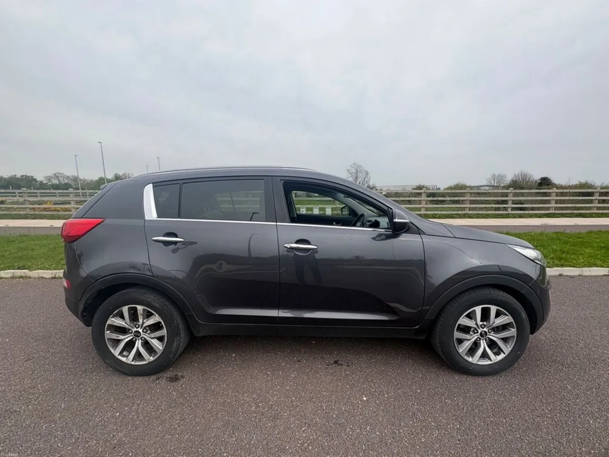 Kia Sportage Platinum SE 4DR - Image 2