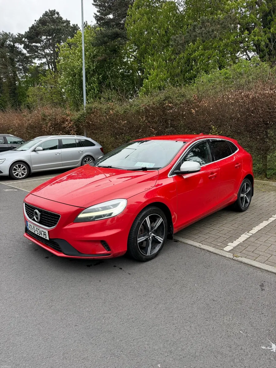 Volvo V40 R-Design 2.0 diesel Automatic - Image 3