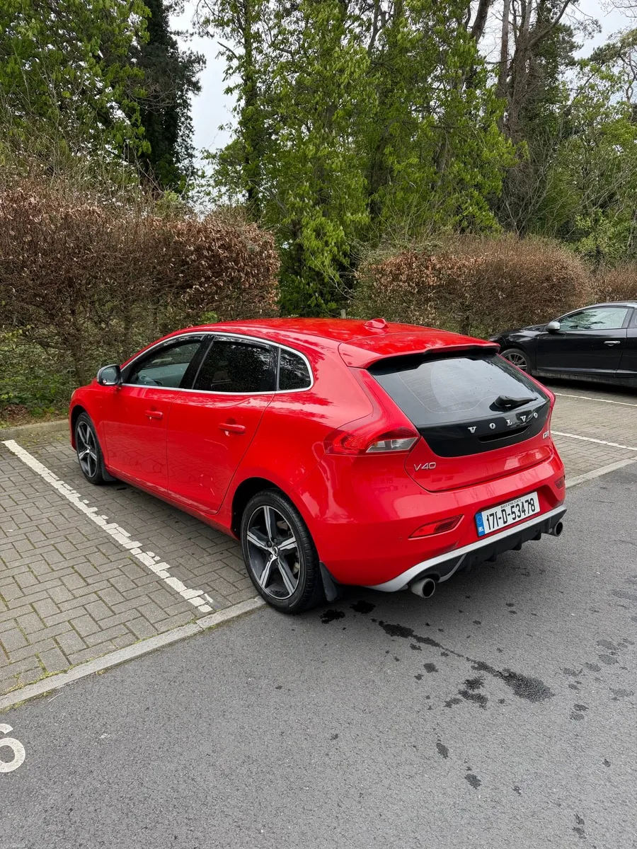 Volvo V40 R-Design 2.0 diesel Automatic - Image 6
