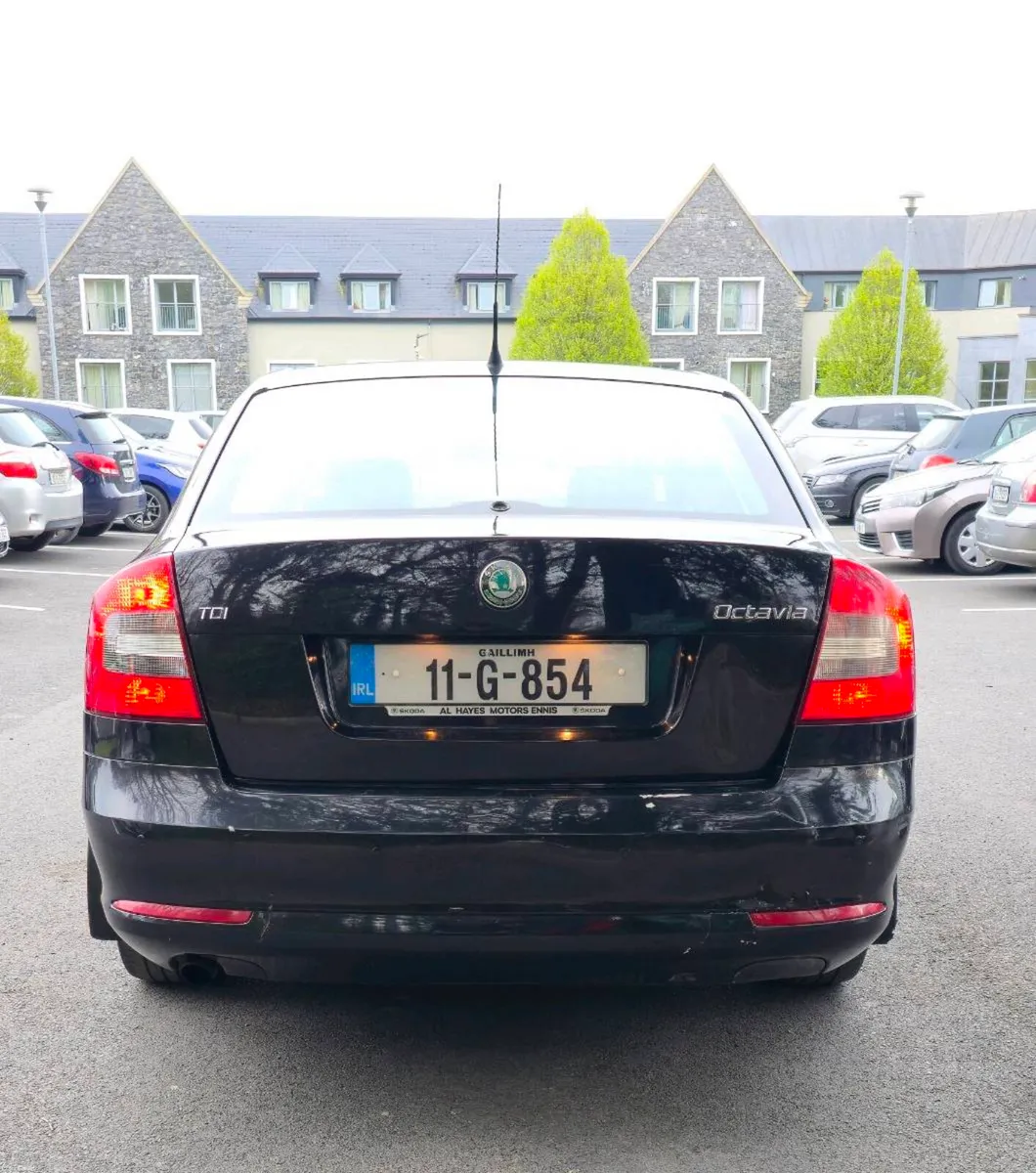 Skoda Octavia 1.6 Diesel Automatic - Image 2