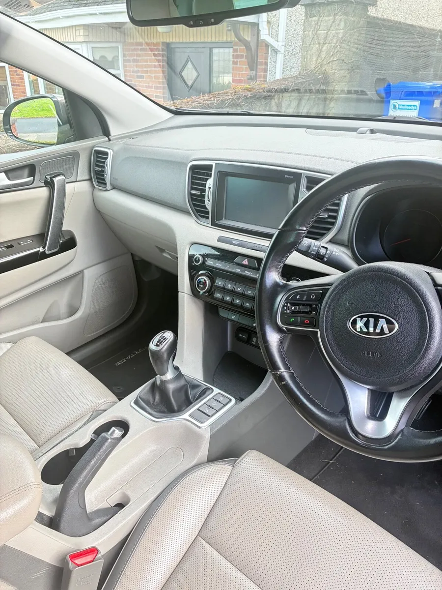 Kia Sportage 2018 - Image 2