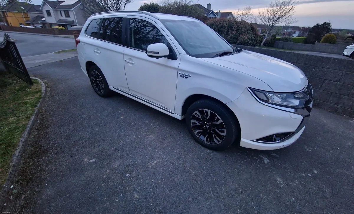 Mitsubishi Outlander 2015 - Image 3