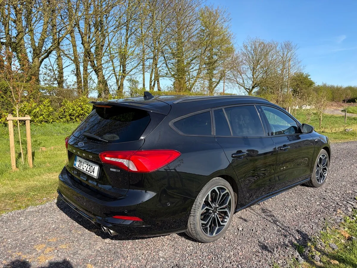 Ford Focus ST line Estate - Image 2