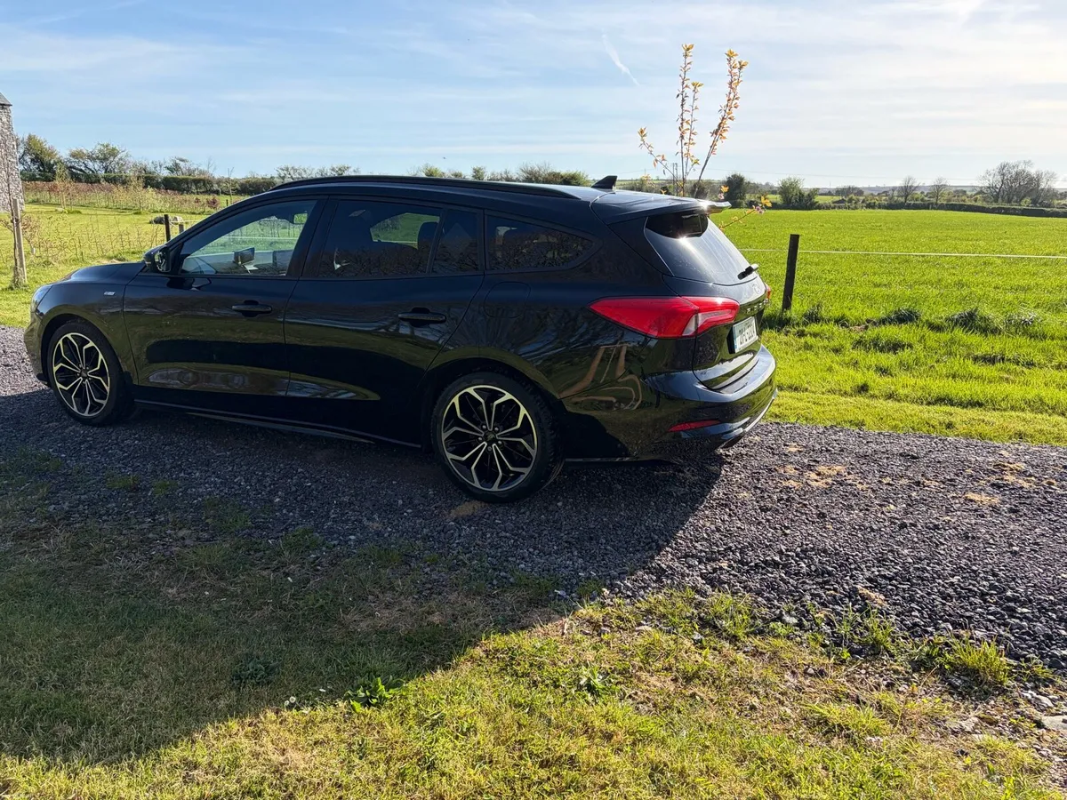 Ford Focus ST line Estate - Image 3