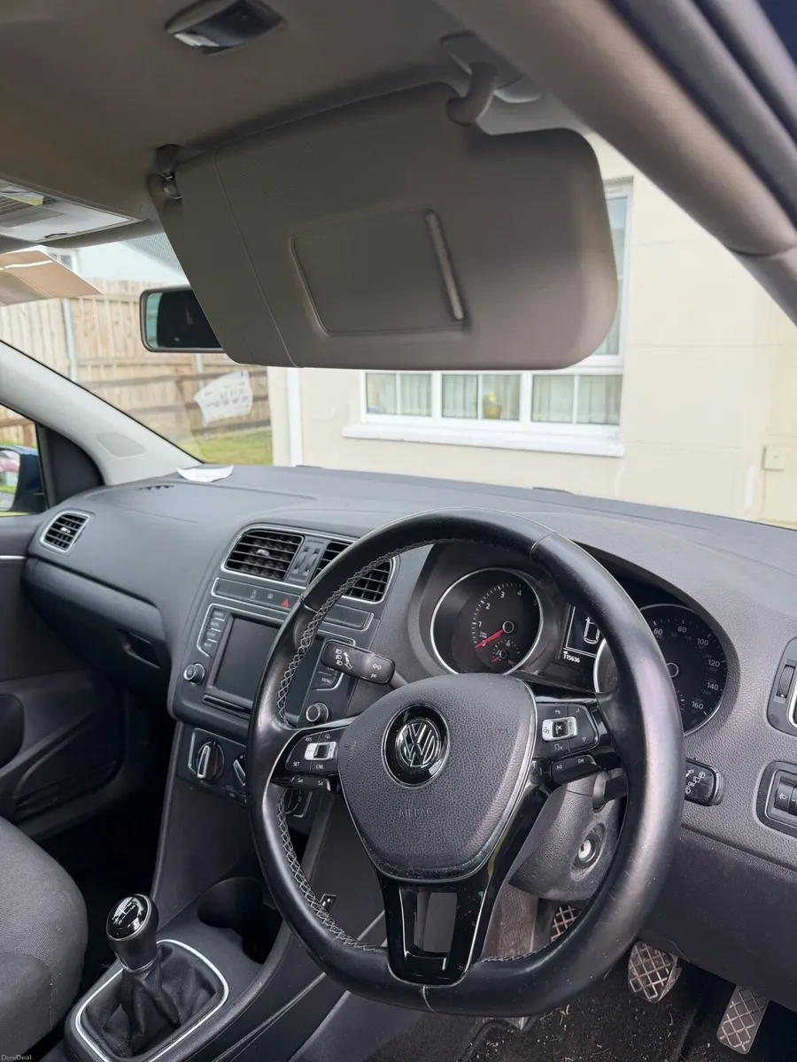Volkswagen Polo 2016 - Image 2