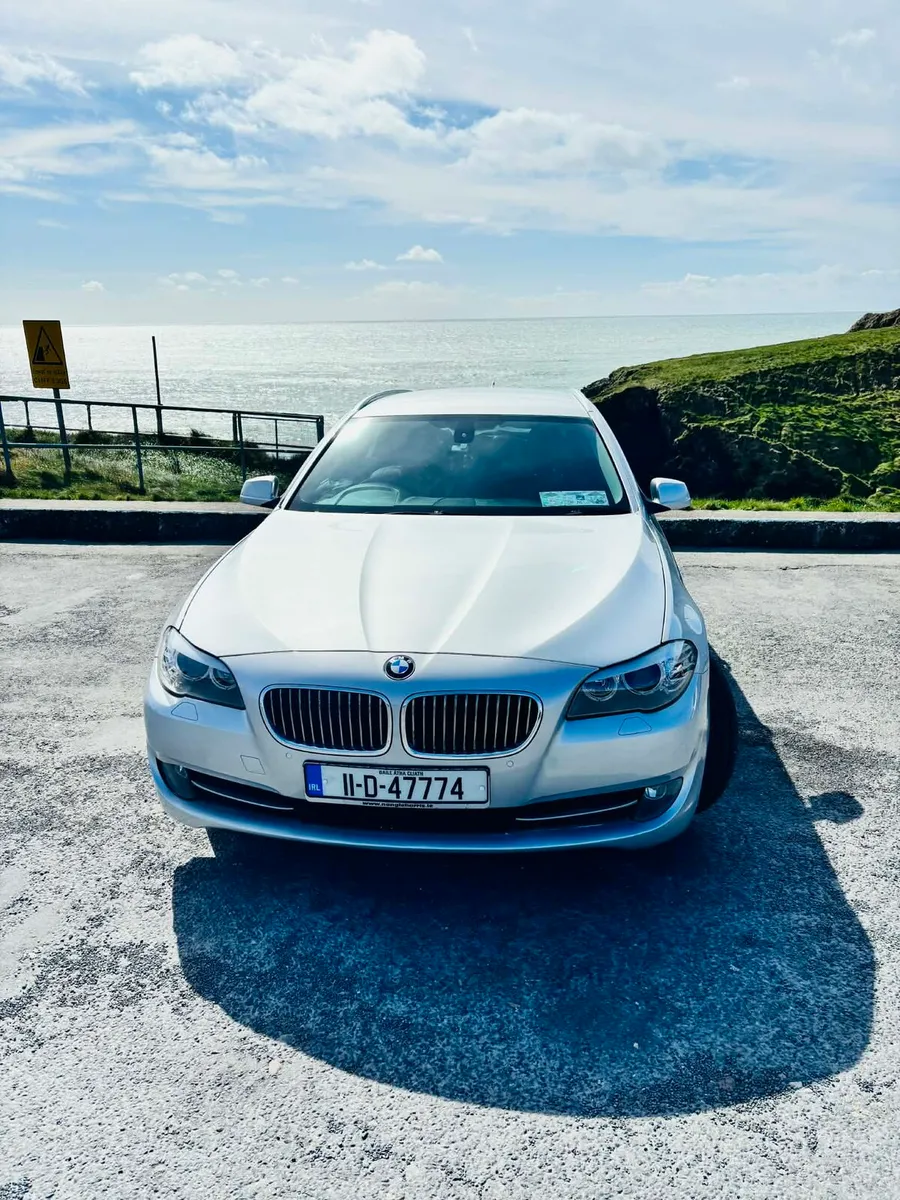 BMW 520 F11 SE TOURING 2011 - Image 1