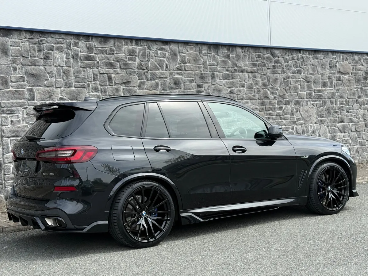 2022 BMW X5 M Sport X-Drive M Performance 45E FSH - Image 3